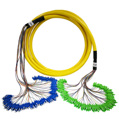 다른 연결기와 FTTH 64 핵심 유니 튜브 노랑색 섬유 패치 케이블